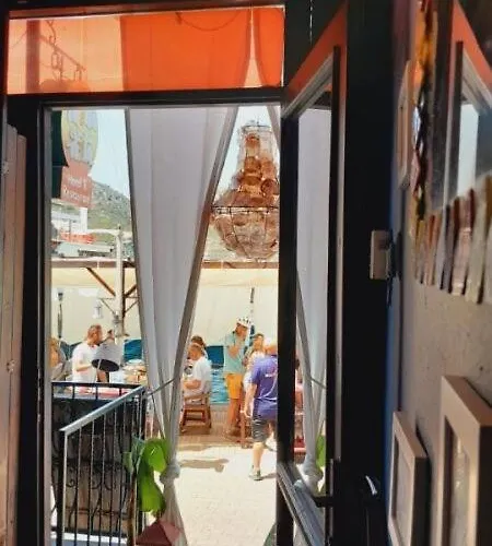 B&B Buena Vista Hotel&restaurant 말마리스