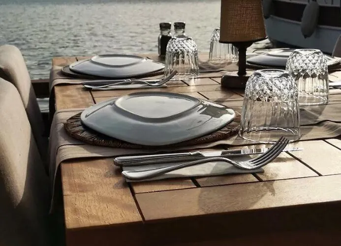 Alojamento de Acomodação e Pequeno-almoço Buena Vista Hotel&restaurant *