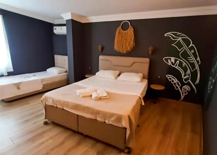 Buena Vista Hotel&restaurant * マルマリス