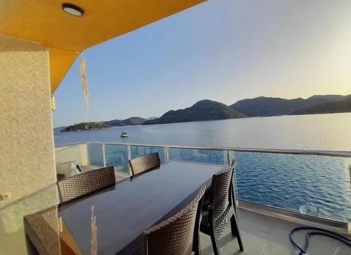 Buena Vista Hotel&restaurant マルマリス